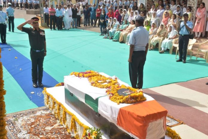 saurasthra-kutch/funeral-of-martyr-pilot-sanjay-chaunhan-with-guard-of-honor-in-jamnaga