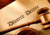 gujarat-news/south-gujarat/judge-advises-for-compromise-husband-drank-poison-in-courtroom