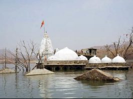 outh-gujarat/boating-near-ancient-hafeshwar-temple-in-narmada-is-banne