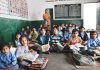 ગુજરાતમાં સરકારી પ્રાથમિક શાળાઓમાં 18 હજાર 537 ઓરડાઓની ઘટ છે, જોકે વર્ષ 2019-20માં માત્ર 994 ઓરડા બનાવવામાં આવ્યા છે.